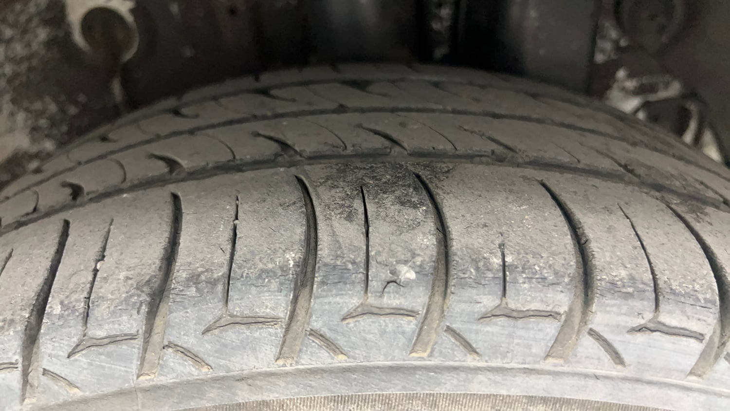 Used 2019 Hyundai Elite i20 Asta 1.2 (O) Petrol Manual tyres LEFT REAR TYRE TREAD VIEW