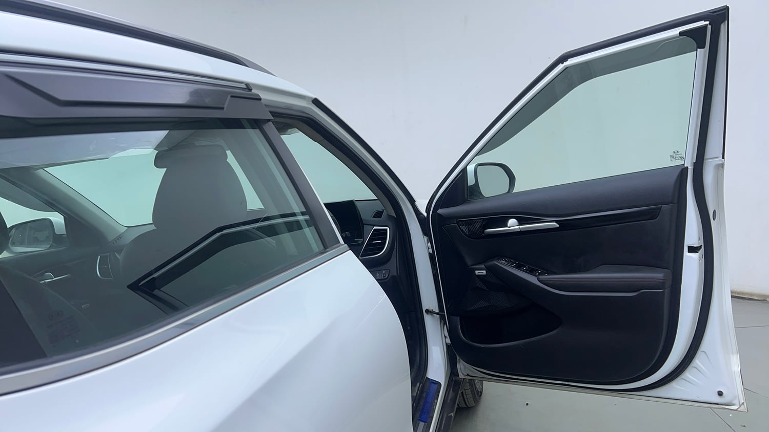 Used 2020 Kia Seltos GTX Plus 1.4 Petrol Manual interior RIGHT FRONT DOOR OPEN VIEW