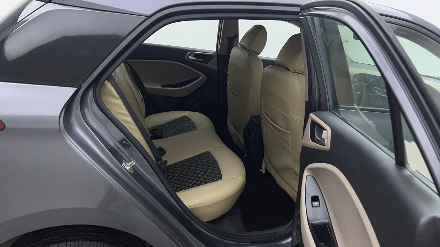 Used 2020 Hyundai Elite i20 Magna Plus 1.2 Petrol Manual interior RIGHT SIDE REAR DOOR CABIN VIEW