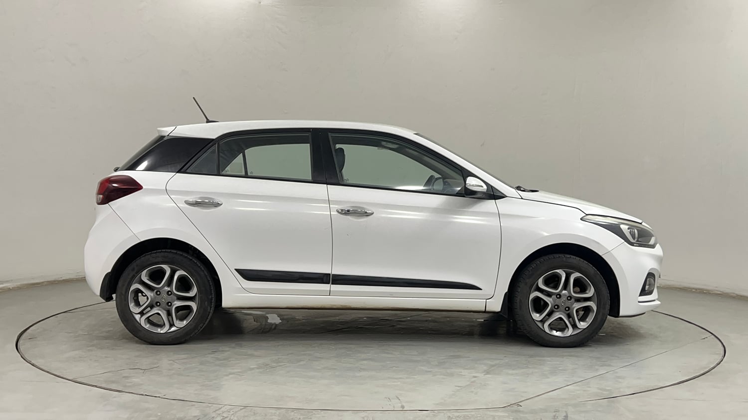 Used 2019 Hyundai Elite i20 Asta 1.2 (O) Petrol Manual exterior RIGHT SIDE VIEW