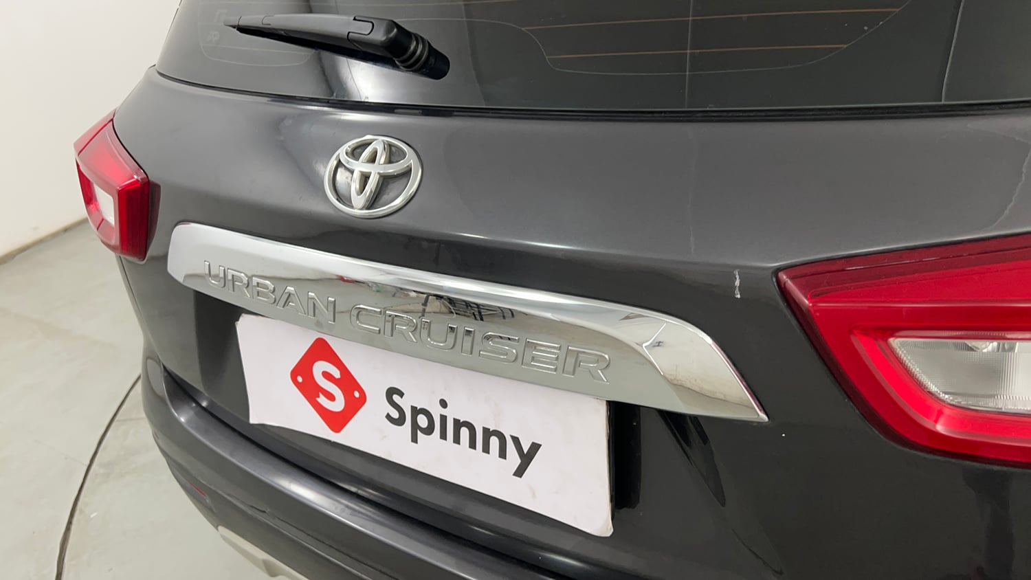 Used 2022 Toyota Urban Cruiser Premium Grade AT Petrol Automatic dents MINOR SCRATCH