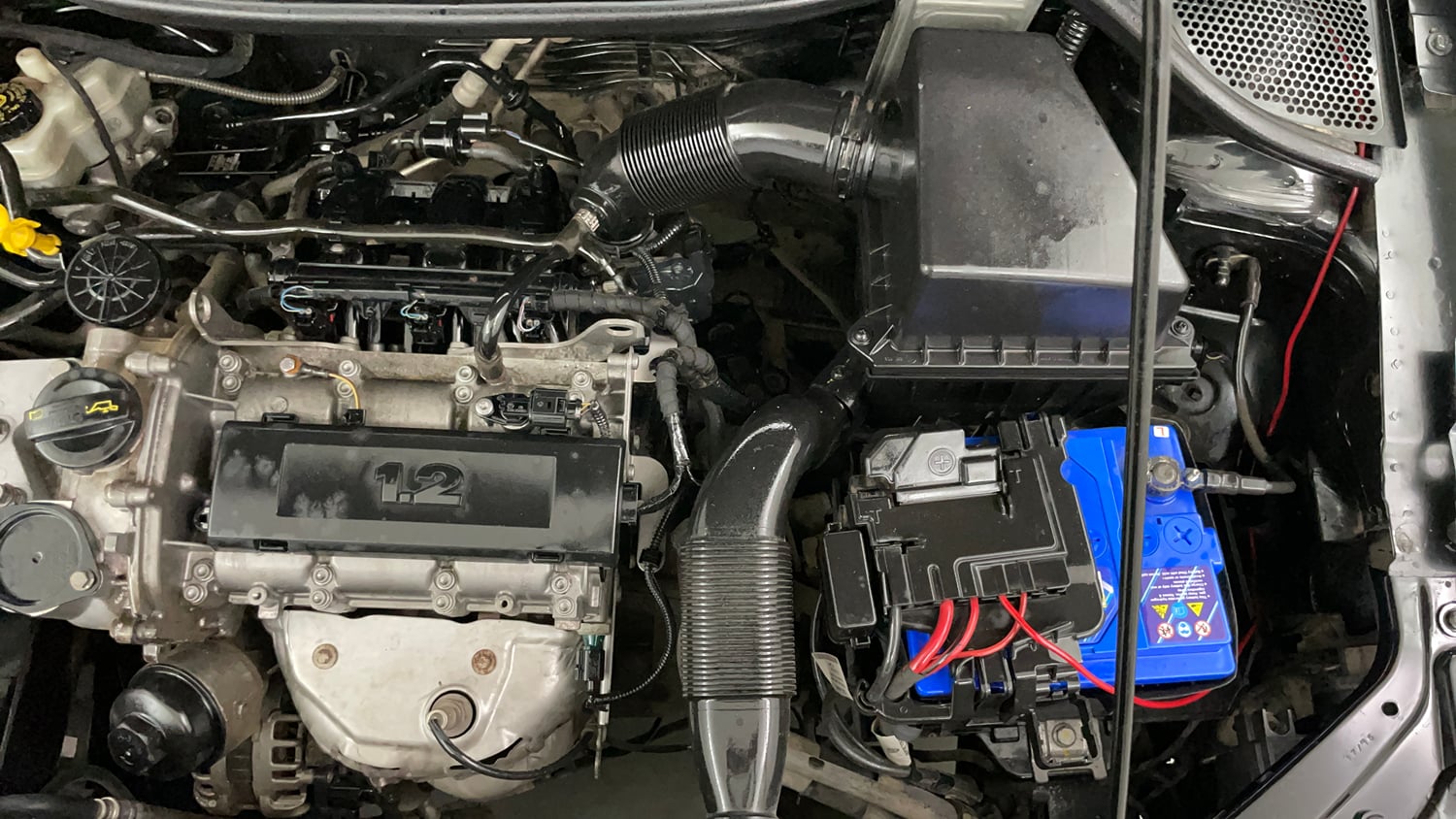 Used 2015 Volkswagen Polo Trendline 1.2L (P) Petrol Manual engine ENGINE LEFT SIDE VIEW