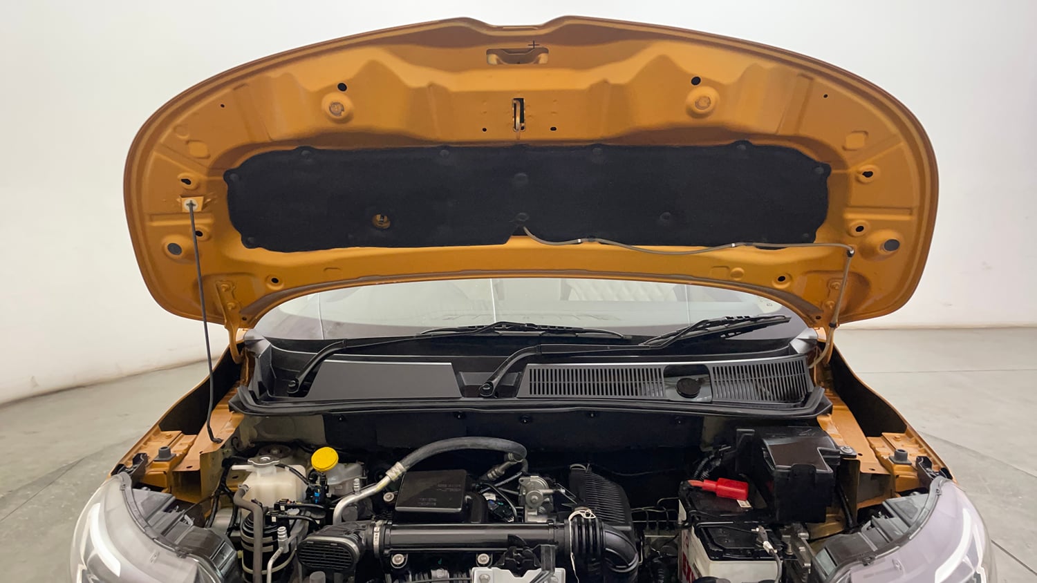 Used 2020 Renault Triber RXZ EASY-R AMT Petrol Automatic engine ENGINE & BONNET OPEN FRONT VIEW