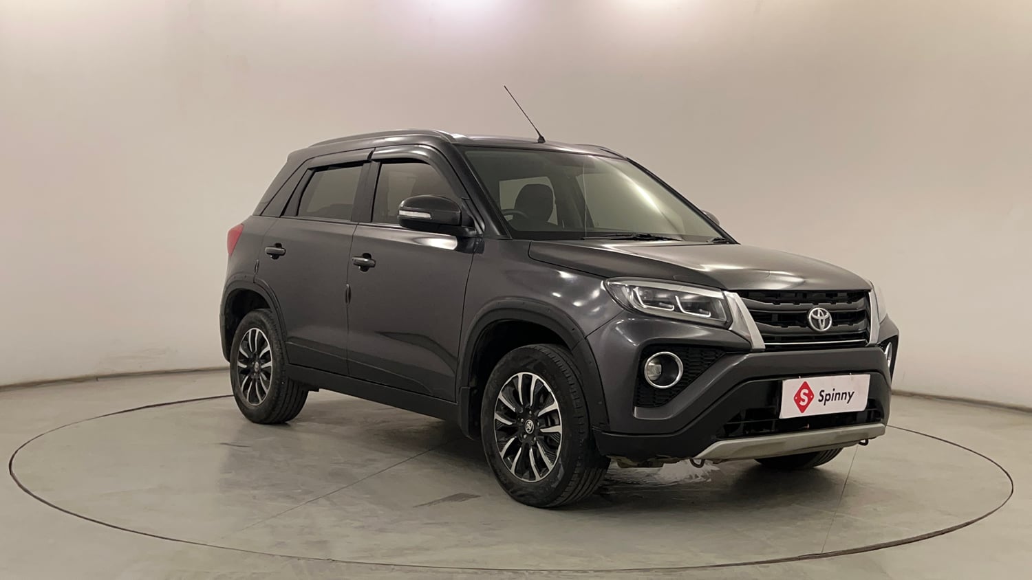 Used 2022 Toyota Urban Cruiser Premium Grade AT Petrol Automatic exterior RIGHT FRONT CORNER VIEW
