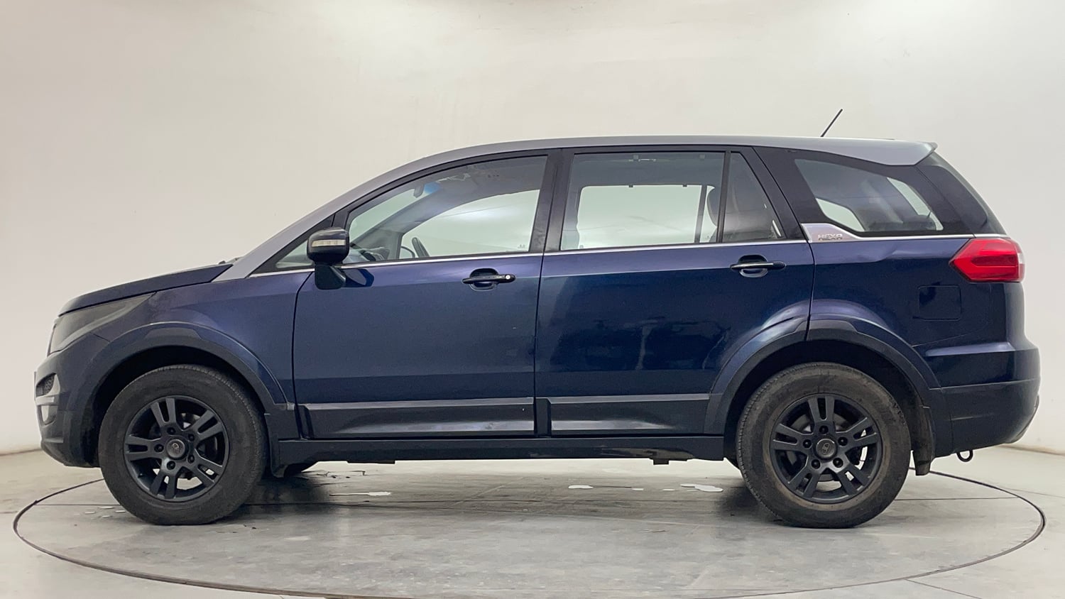 Used 2019 Tata Hexa XTA 4x2 6 STR Diesel Automatic exterior LEFT SIDE VIEW