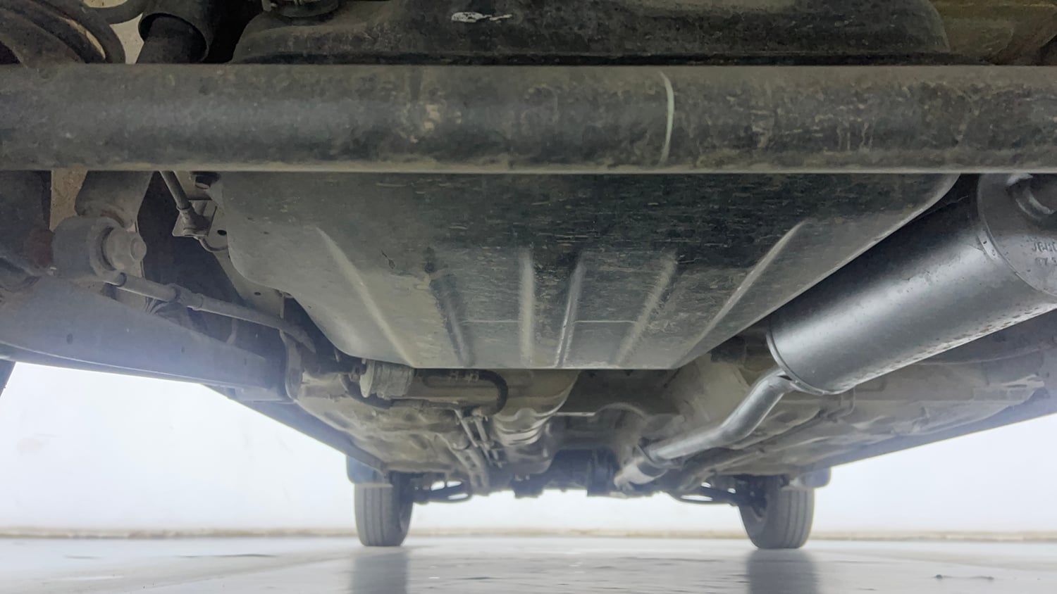 Used 2014 Maruti Suzuki Alto 800 Lxi Petrol Manual extra REAR UNDERBODY VIEW (TAKEN FROM REAR)