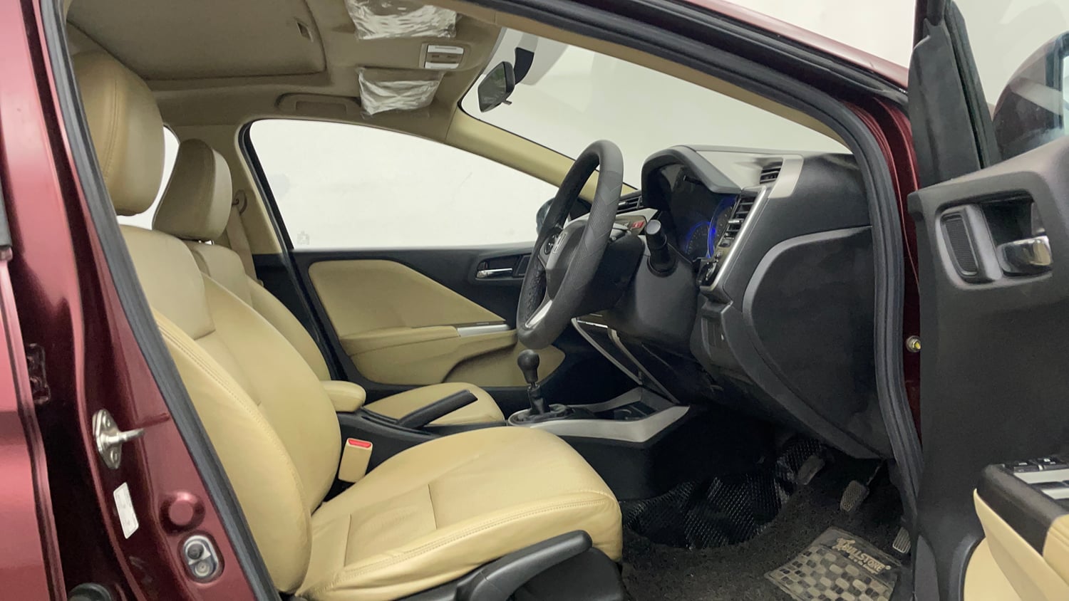 Used 2016 Honda City VX (O) MT Petrol Manual interior RIGHT SIDE FRONT DOOR CABIN VIEW