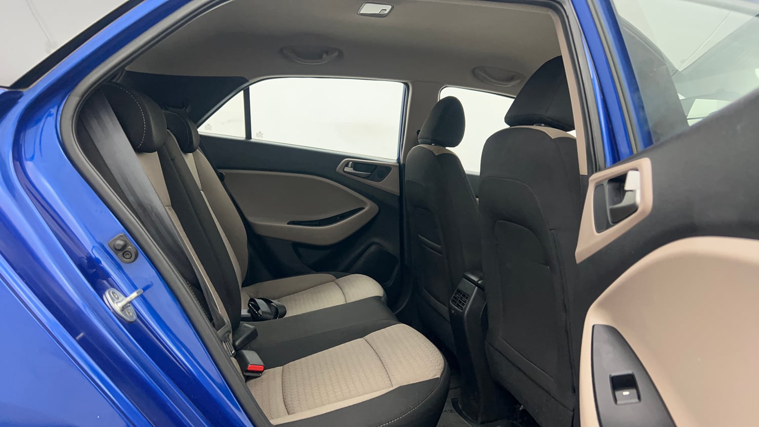 Used 2016 Hyundai Elite i20 Asta 1.2 (O) Petrol Manual interior RIGHT SIDE REAR DOOR CABIN VIEW