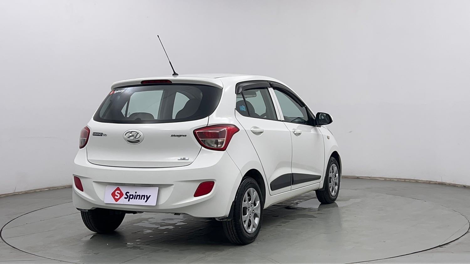 Used 2016 Hyundai Grand i10 Magna 1.2 Kappa VTVT Petrol Manual exterior RIGHT REAR CORNER VIEW