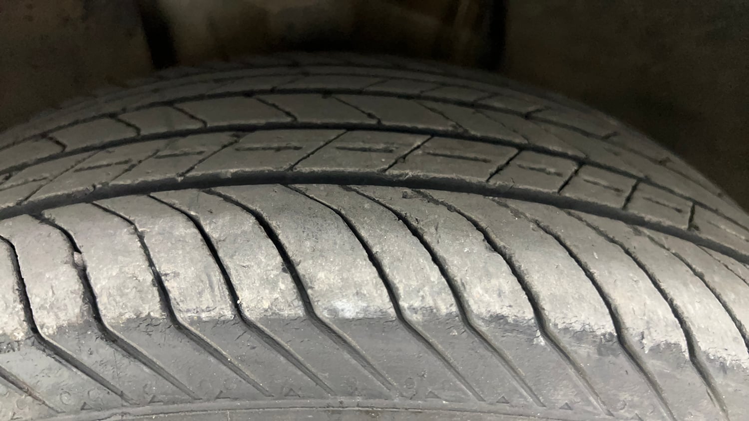 Used 2023 Volkswagen Taigun GT Plus 1.5 TSI DSG Petrol Automatic tyres LEFT FRONT TYRE TREAD VIEW