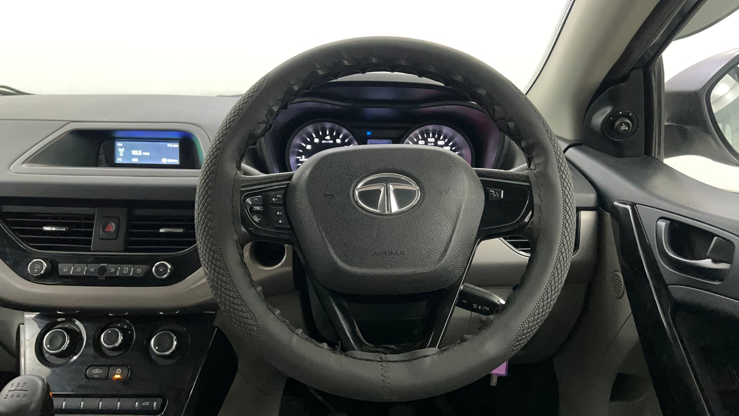 Used 2019 Tata Nexon XM Petrol Manual interior STEERING VIEW
