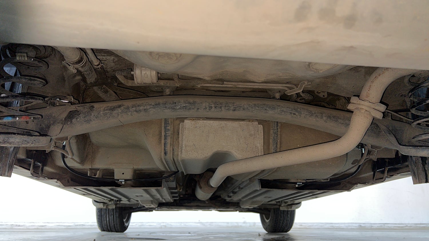 Used 2022 Toyota Urban Cruiser Premium Grade MT Petrol Manual extra REAR UNDERBODY VIEW (TAKEN FROM REAR)