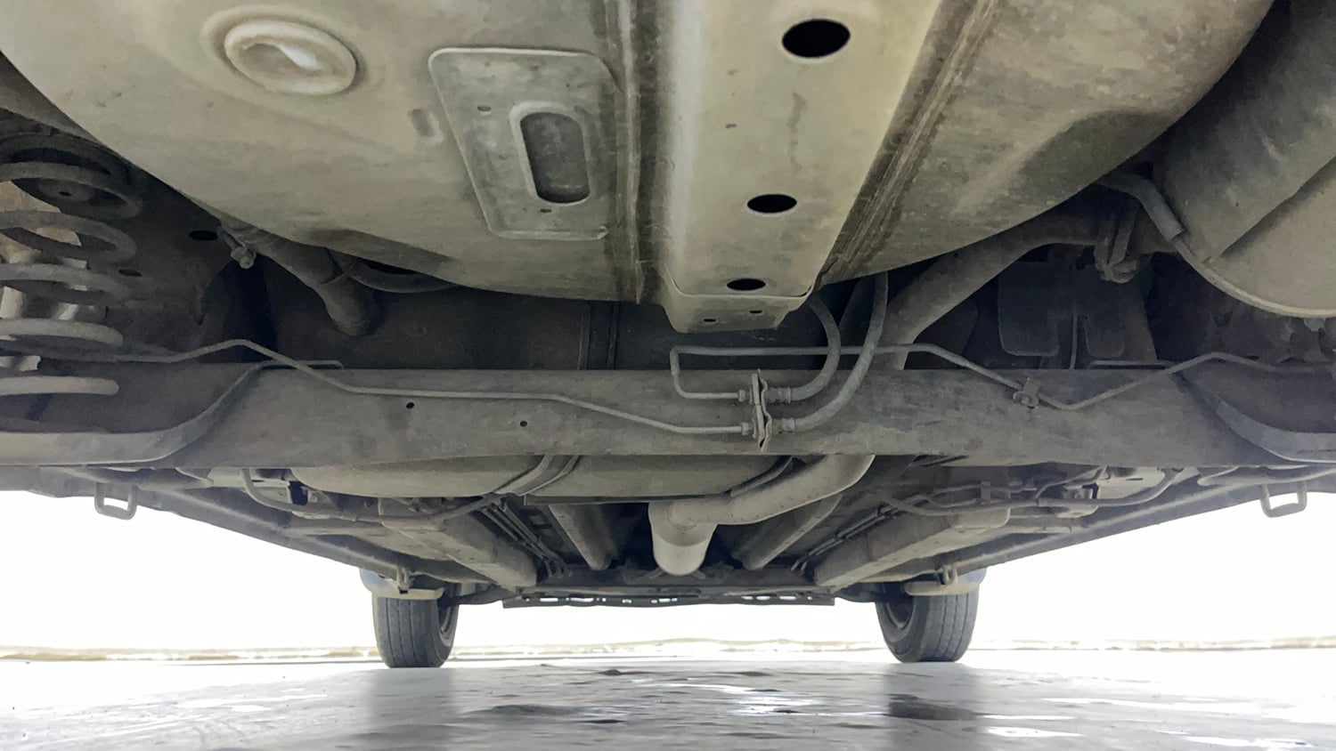 Used 2013 Maruti Suzuki Ritz Vxi BS-IV Petrol Manual extra REAR UNDERBODY VIEW (TAKEN FROM REAR)