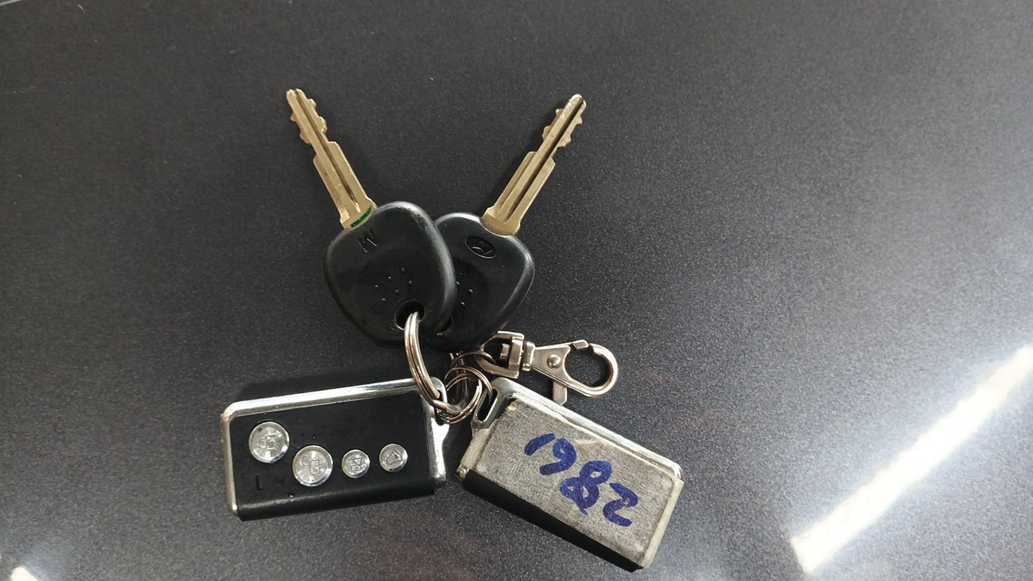 Used 2012 Hyundai i10 Sportz 1.2 Kappa2 Petrol Manual extra CAR KEY VIEW