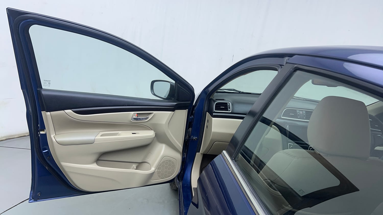 Used 2018 Maruti Suzuki Ciaz Alpha 1.4 MT Petrol Manual interior LEFT FRONT DOOR OPEN VIEW
