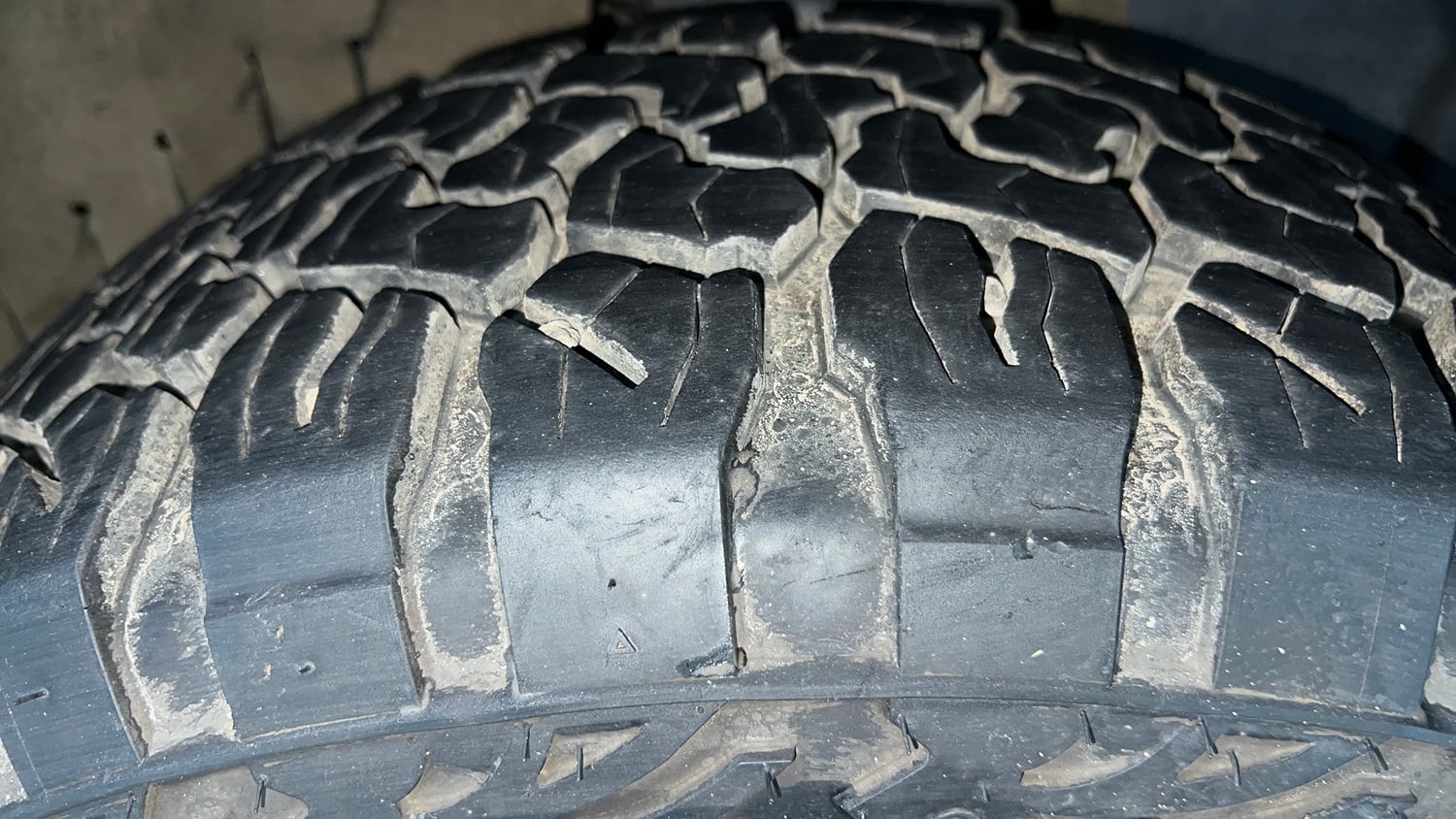 Used 2024 Mahindra Thar LX Hard Top Petrol AT RWD Petrol Automatic tyres RIGHT FRONT TYRE TREAD VIEW