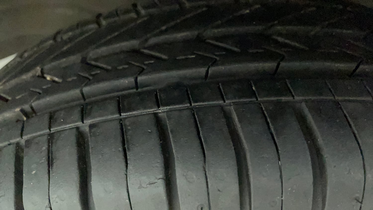 Used 2015 Maruti Suzuki Wagon R VXI Petrol Manual tyres LEFT FRONT TYRE TREAD VIEW