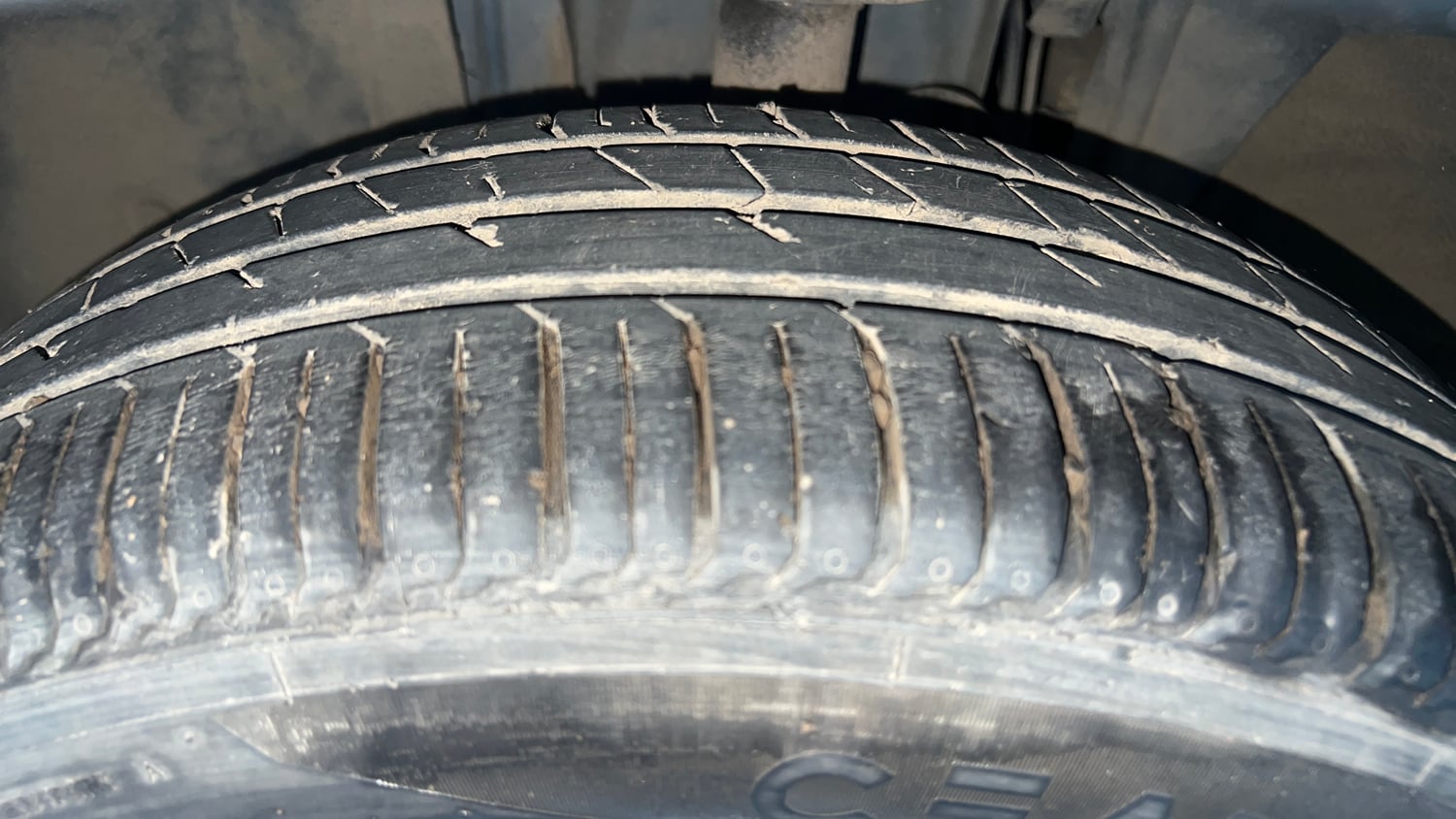 Used 2022 Renault Triber RXZ Petrol Manual tyres LEFT FRONT TYRE TREAD VIEW