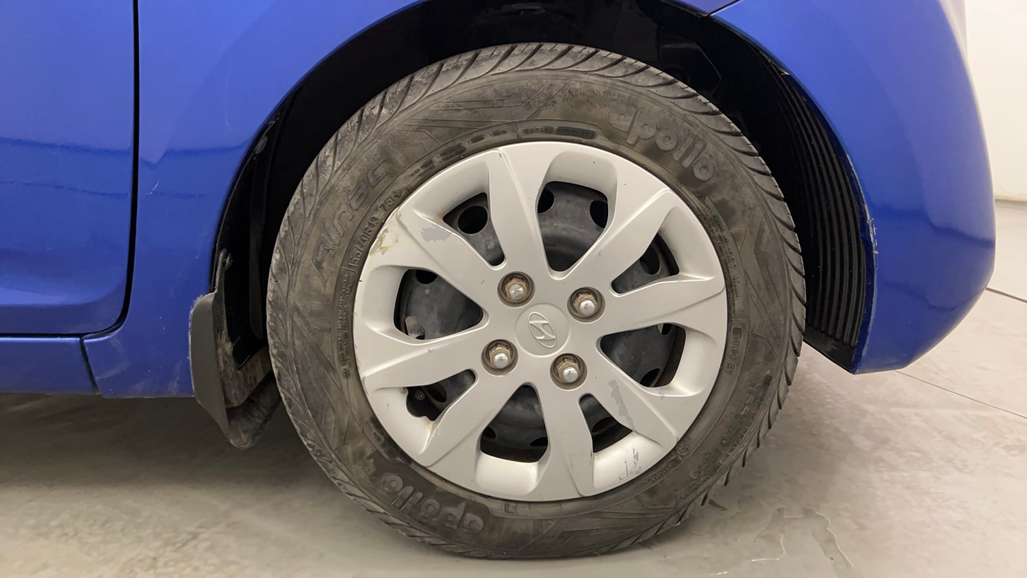 Used 2017 hyundai Eon Magna+ (O) Petrol Manual tyres RIGHT FRONT TYRE RIM VIEW