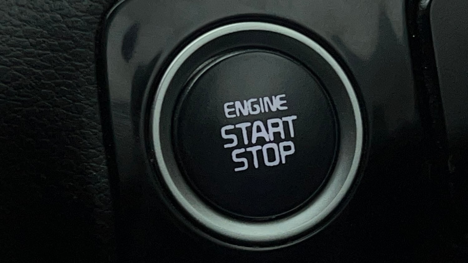 Used 2022 Kia Sonet GTX Plus 1.5 AT Diesel Automatic top_features Keyless start