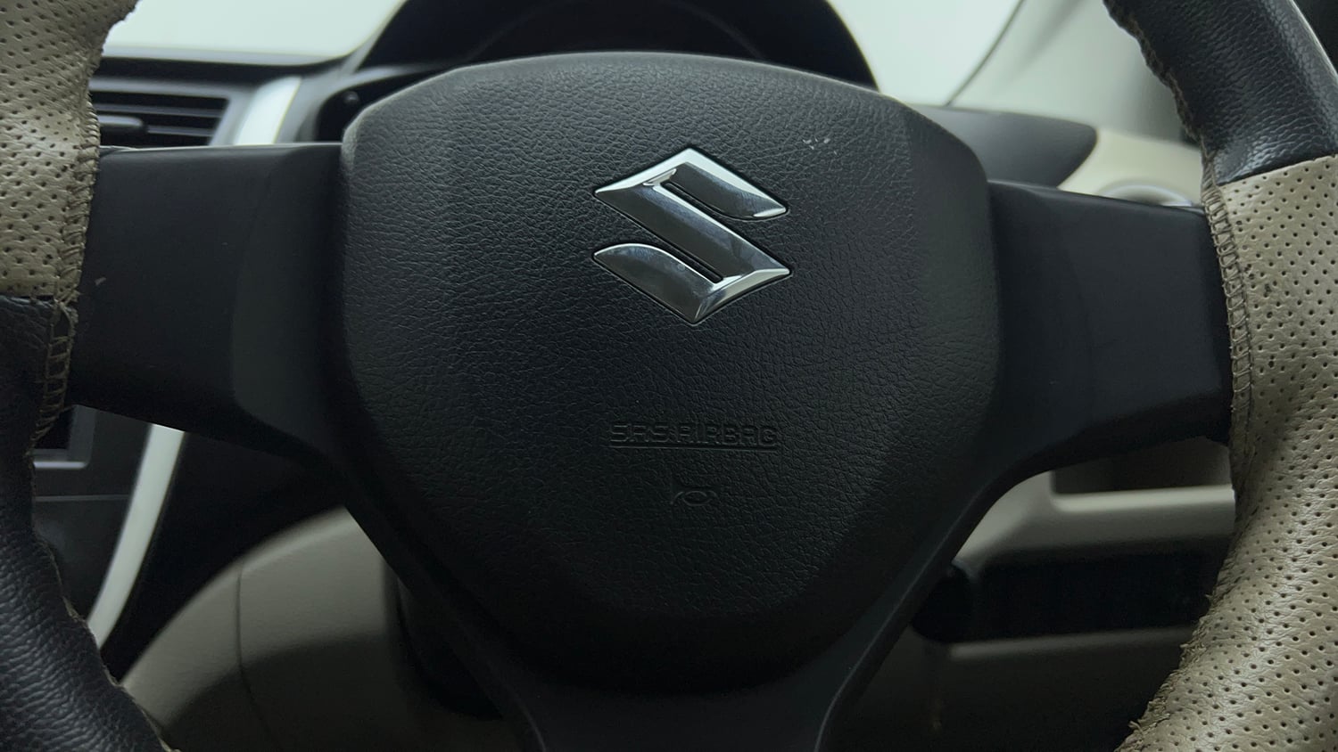 Used 2019 Maruti Suzuki Celerio VXi AMT Petrol Automatic top_features Airbags