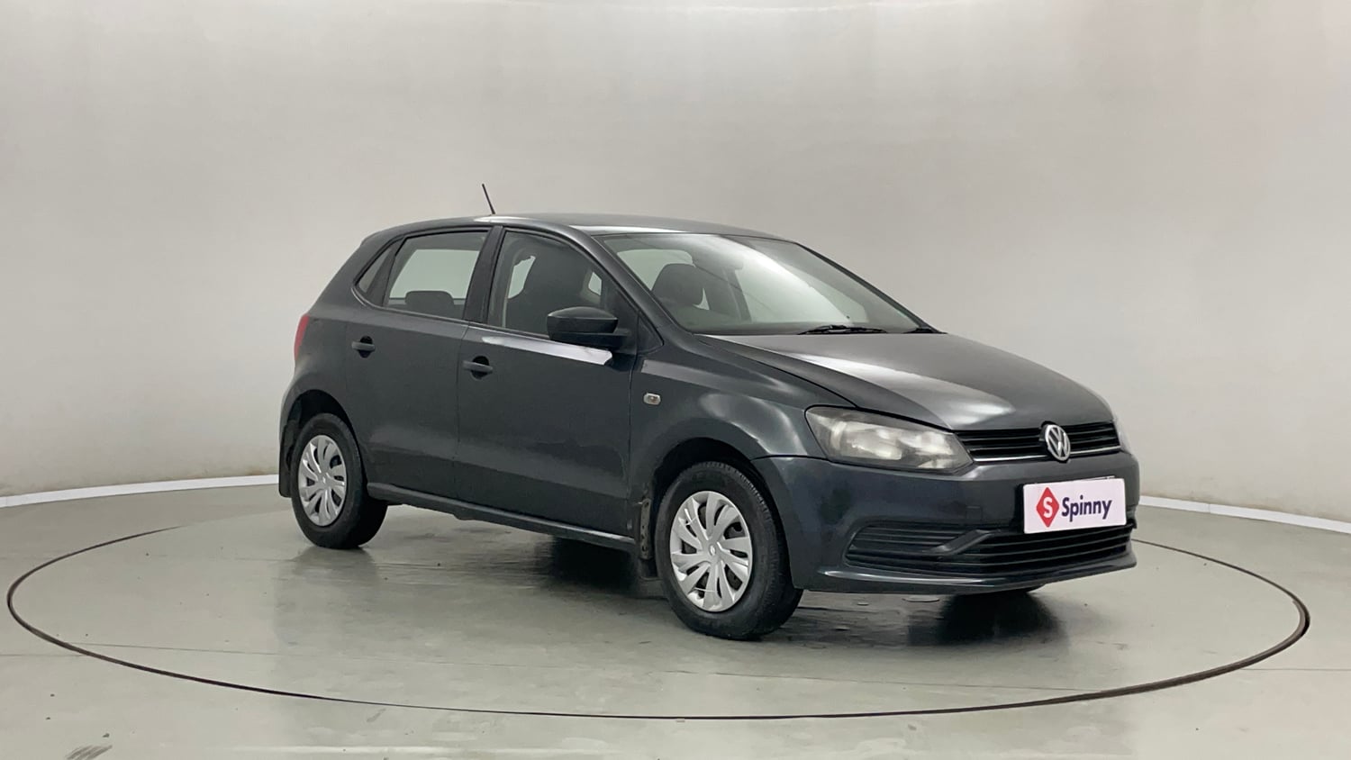 Used 2015 Volkswagen Polo Trendline 1.2L (P) Petrol Manual exterior RIGHT FRONT CORNER VIEW