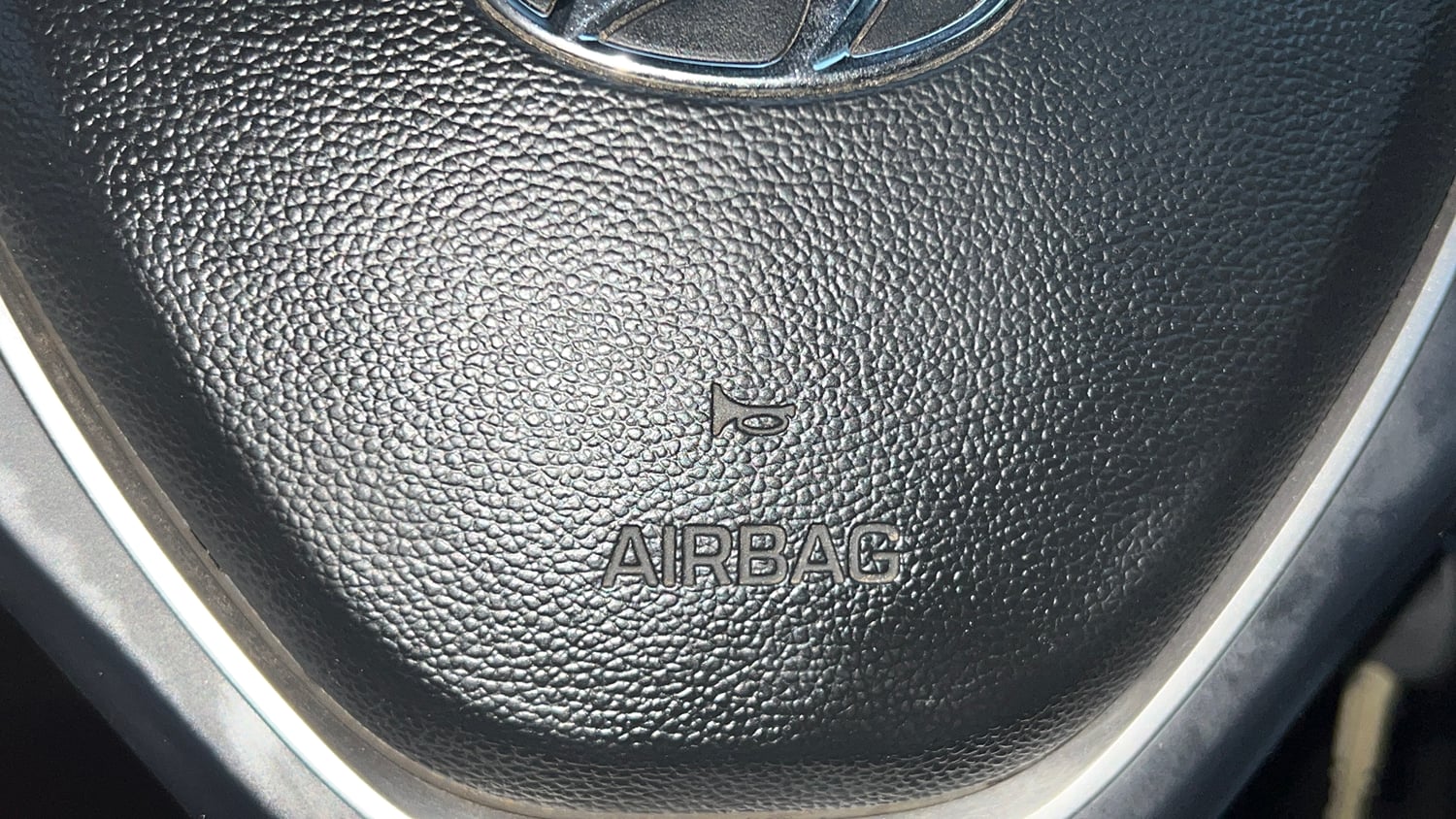 Used 2020 Hyundai Elite i20 Magna Plus 1.2 Petrol Manual top_features Airbags