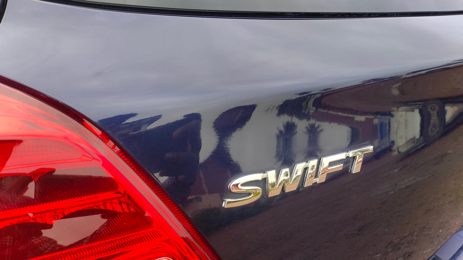Used 2022 Maruti Suzuki Swift VXi Petrol Manual dents MINOR SCRATCH