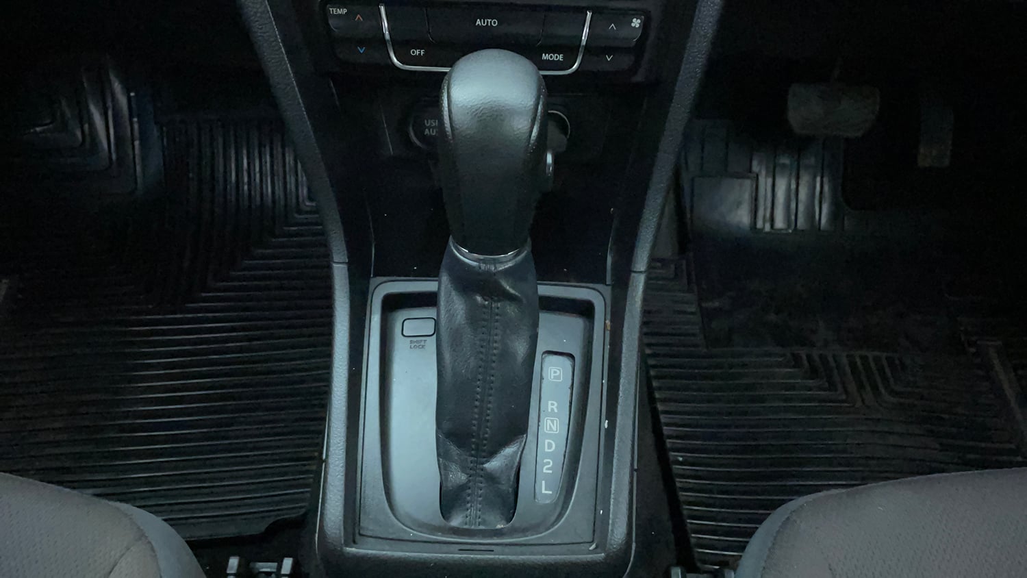 Used 2022 Toyota Urban Cruiser High Grade AT Petrol Automatic interior GEAR  KNOB VIEW
