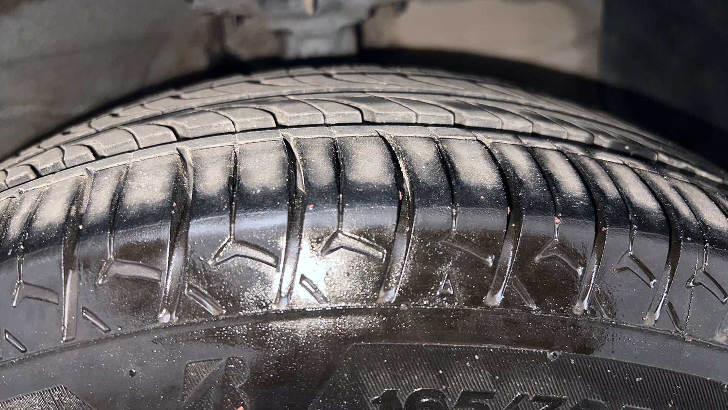 Used 2016 Hyundai Grand i10 Magna 1.2 Kappa VTVT Petrol Manual tyres RIGHT FRONT TYRE TREAD VIEW