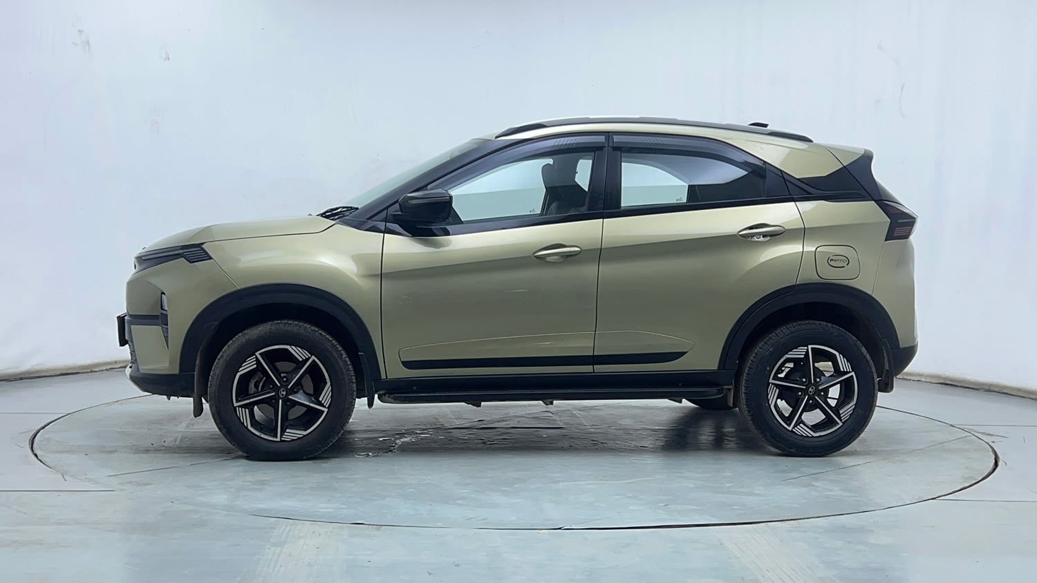 Used 2025 Tata Nexon Creative 1.2 Revotron Petrol 6MT Petrol Manual exterior LEFT SIDE VIEW
