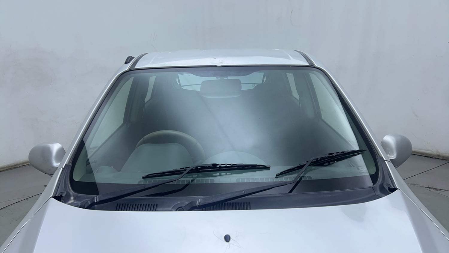 Used 2014 Maruti Suzuki Alto 800 Lxi Petrol Manual exterior FRONT WINDSHIELD VIEW