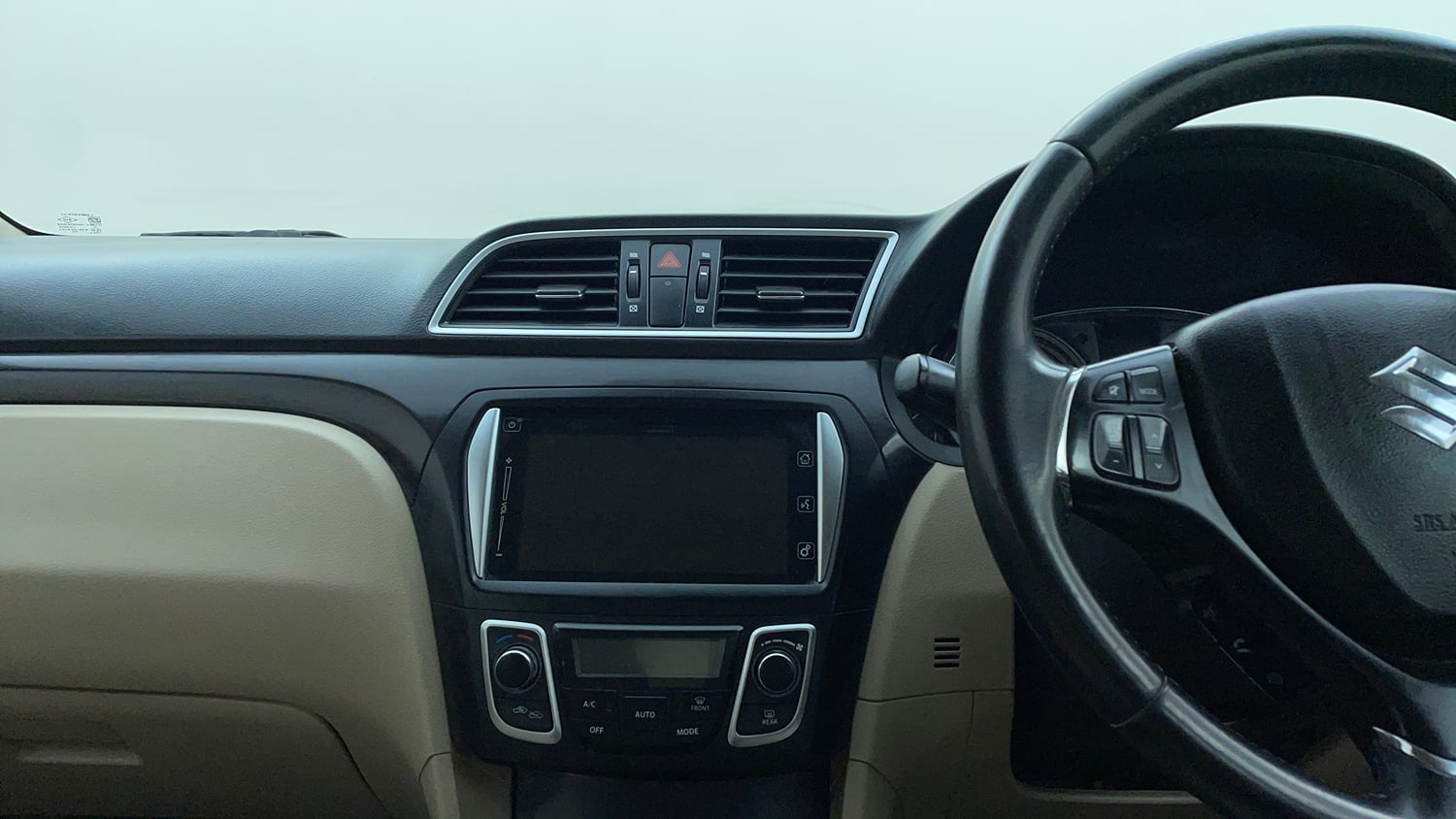 Used 2016 Maruti Suzuki Ciaz ZXi Petrol Manual interior MUSIC SYSTEM & AC CONTROL VIEW