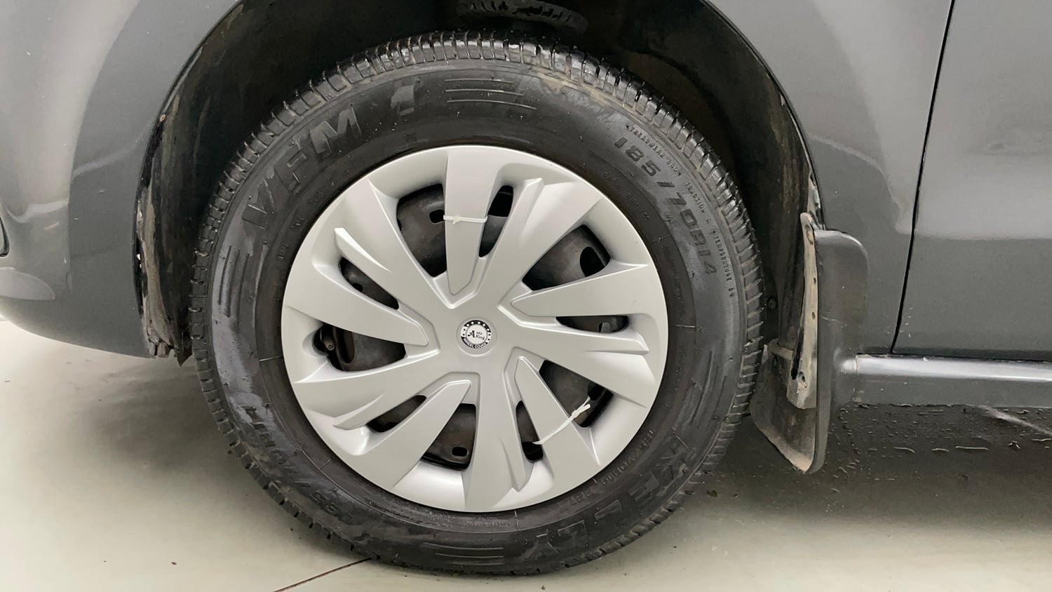Used 2015 Volkswagen Polo Trendline 1.2L (P) Petrol Manual tyres LEFT FRONT TYRE RIM VIEW