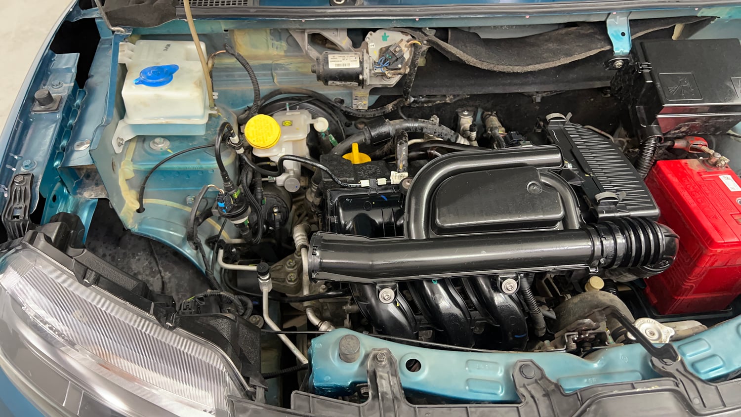 Used 2019 Renault Kwid CLIMBER 1.0 AMT Opt Petrol Automatic engine ENGINE RIGHT SIDE VIEW