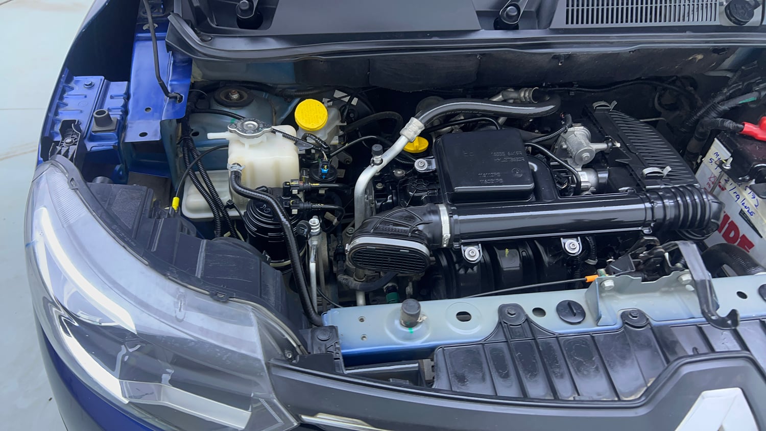 Used 2022 Renault Triber RXZ Petrol Manual engine ENGINE RIGHT SIDE VIEW
