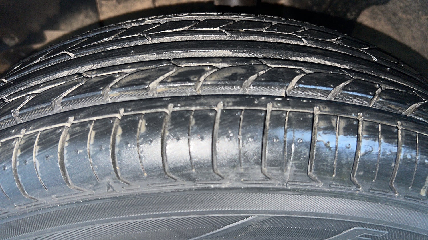 Used 2016 Renault Kwid RXL Petrol Manual tyres LEFT FRONT TYRE TREAD VIEW