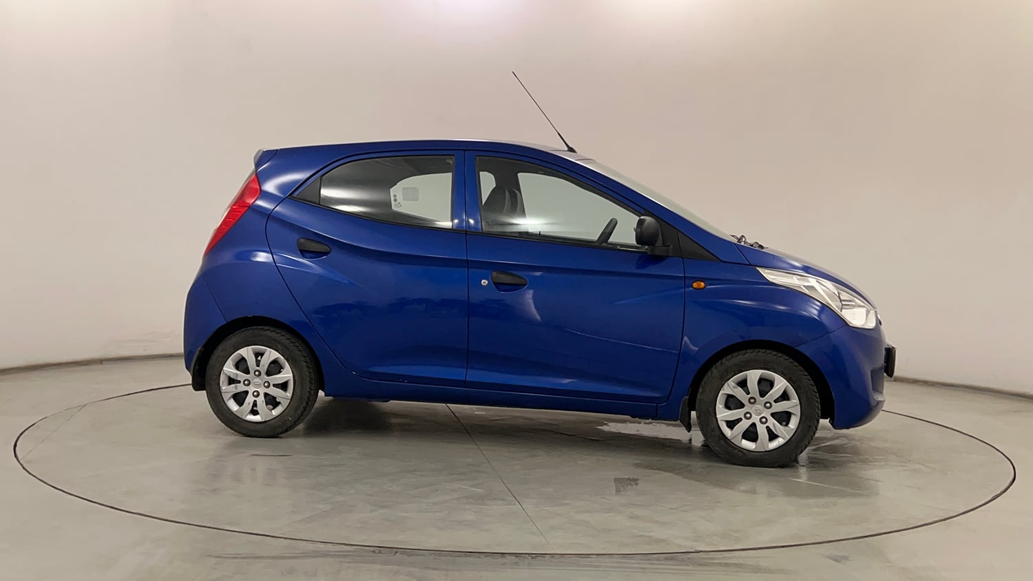 Used 2017 hyundai Eon Magna+ (O) Petrol Manual exterior RIGHT SIDE VIEW