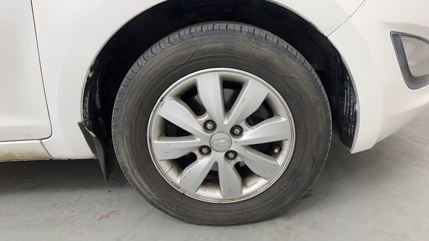 Used 2012 Hyundai i20 Sportz 1.2 Petrol Manual tyres RIGHT FRONT TYRE RIM VIEW