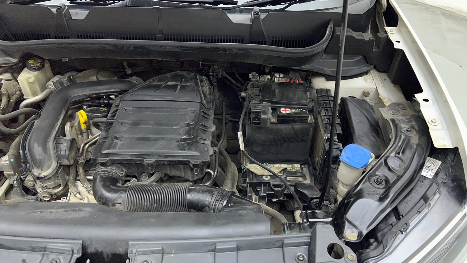 Used 2023 Volkswagen Taigun Highline 1.0 TSI MT Petrol Manual engine ENGINE LEFT SIDE VIEW