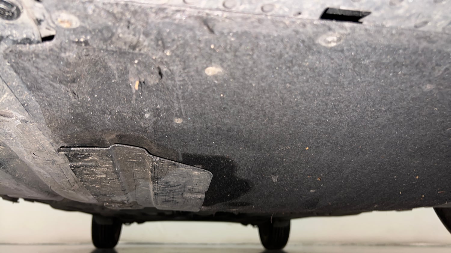 Used 2022 Maruti Suzuki Dzire ZXi Plus AGS Petrol Automatic extra FRONT LEFT UNDERBODY VIEW