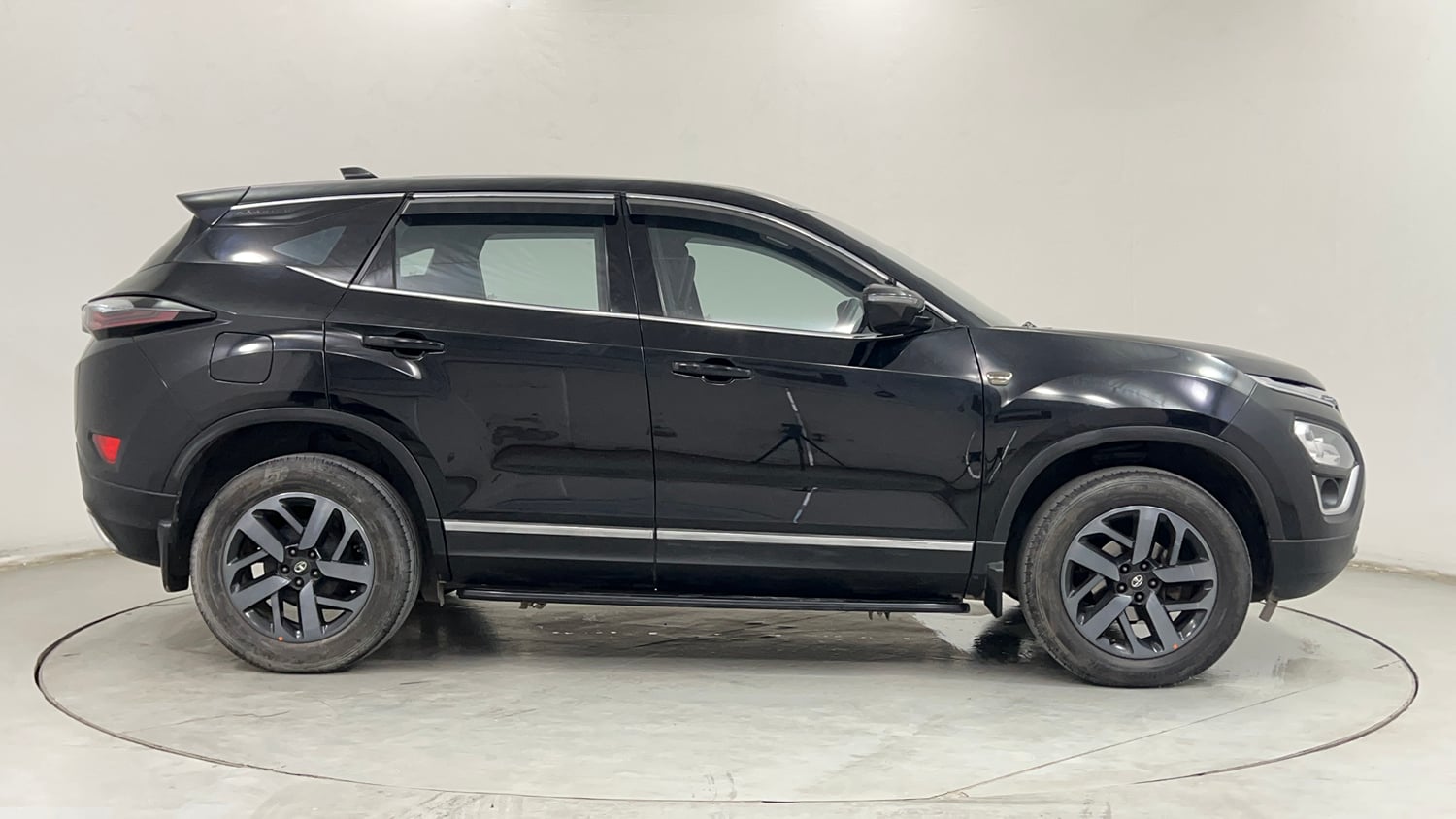 Used 2022 Tata Harrier XZ Plus Dark Edition Diesel Manual exterior RIGHT SIDE VIEW
