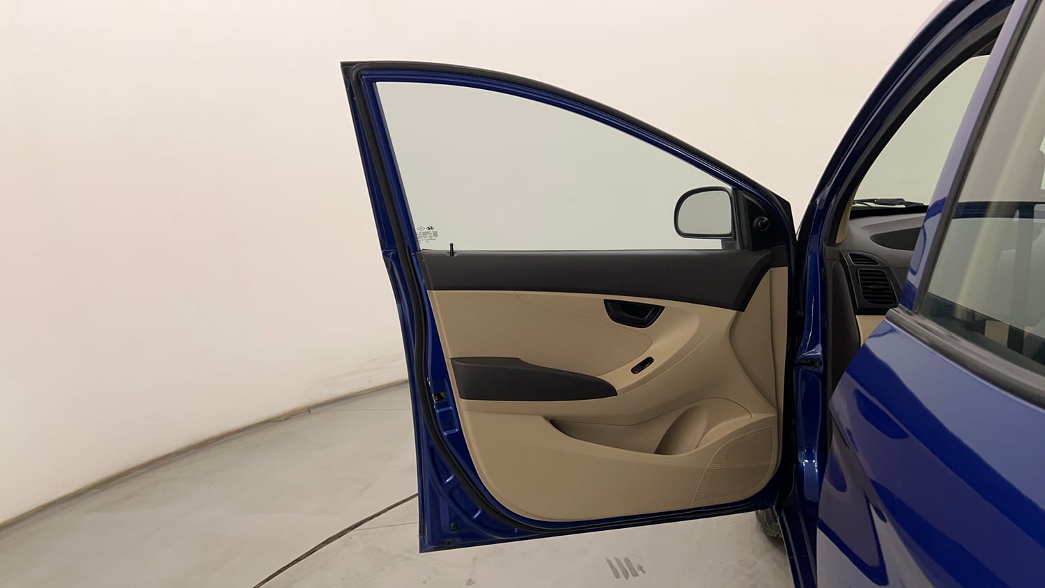 Used 2017 hyundai Eon Magna+ (O) Petrol Manual interior LEFT FRONT DOOR OPEN VIEW