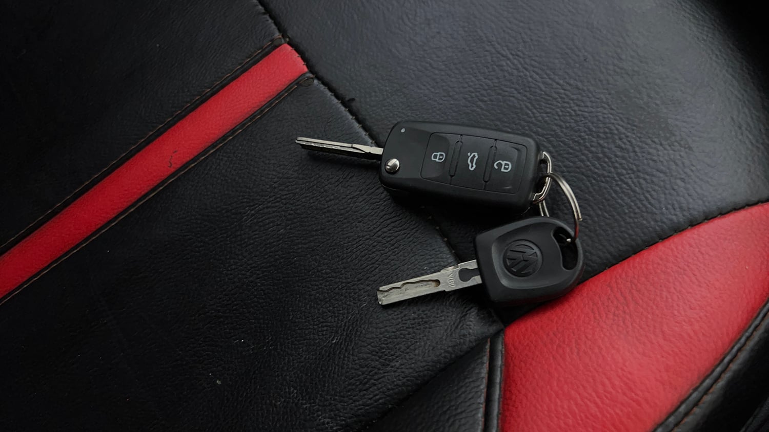 Used 2013 Volkswagen Polo Comfortline 1.2L (P) Petrol Manual extra CAR KEY VIEW