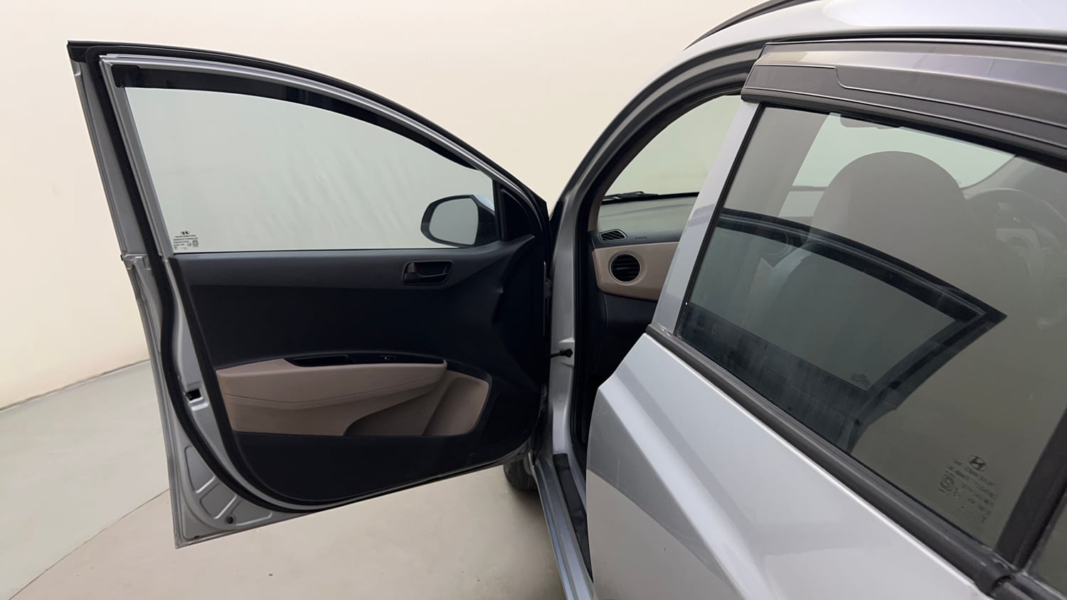 Used 2018 Hyundai Grand i10 Magna AT 1.2 Kappa VTVT Petrol Automatic interior LEFT FRONT DOOR OPEN VIEW