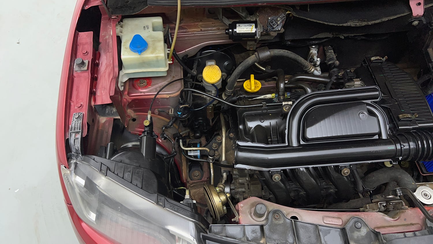 Used 2016 Renault Kwid RXL Petrol Manual engine ENGINE RIGHT SIDE VIEW