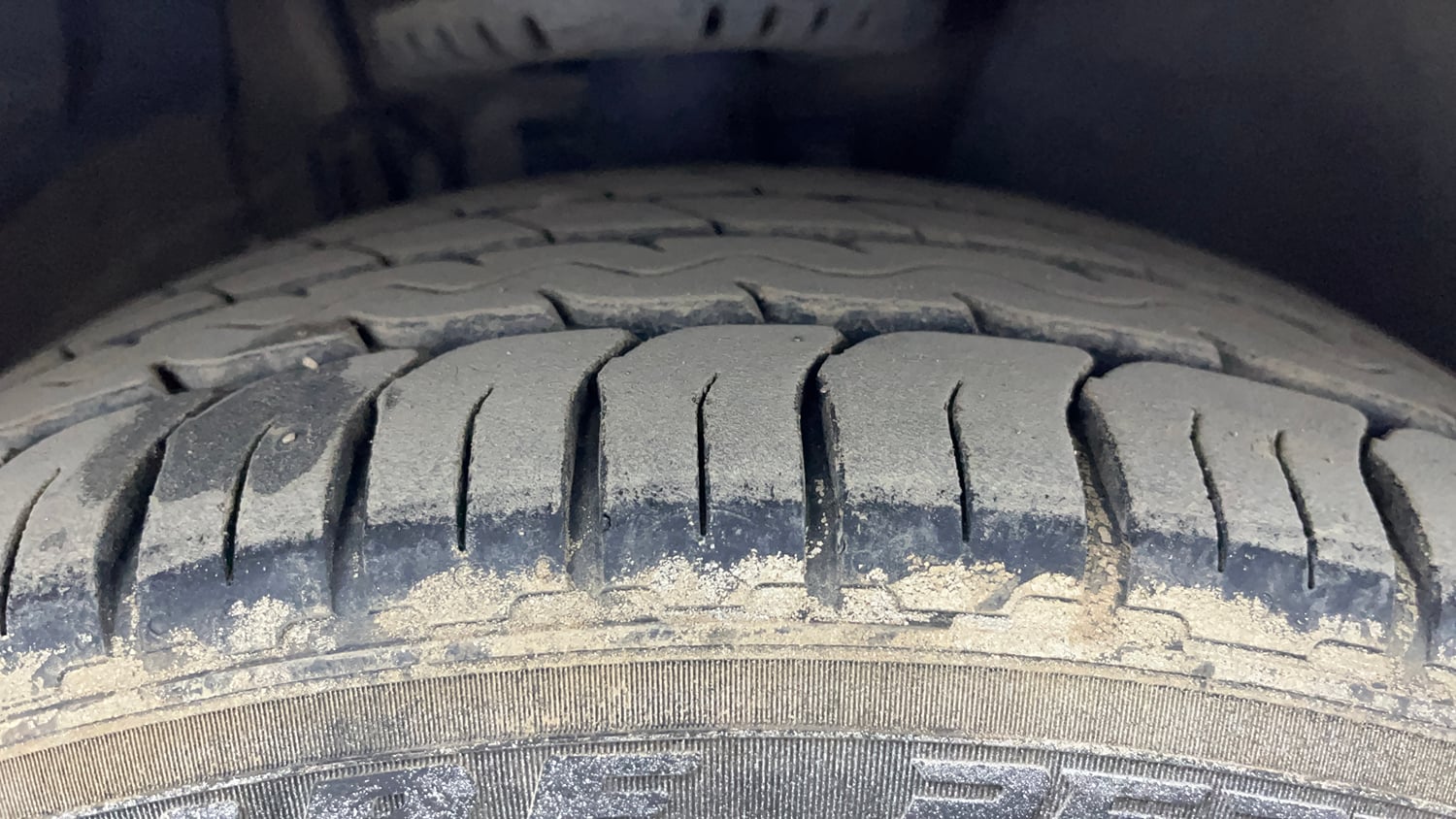 Used 2022 Volkswagen Vento Highline Plus 1.0L TSI Automatic Petrol Automatic tyres RIGHT FRONT TYRE TREAD VIEW
