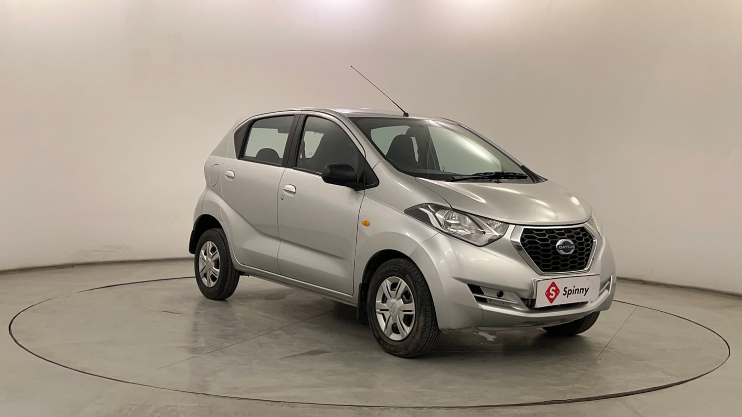 Used 2019 Datsun Redi-GO S 1.0 Petrol Manual exterior RIGHT FRONT CORNER VIEW
