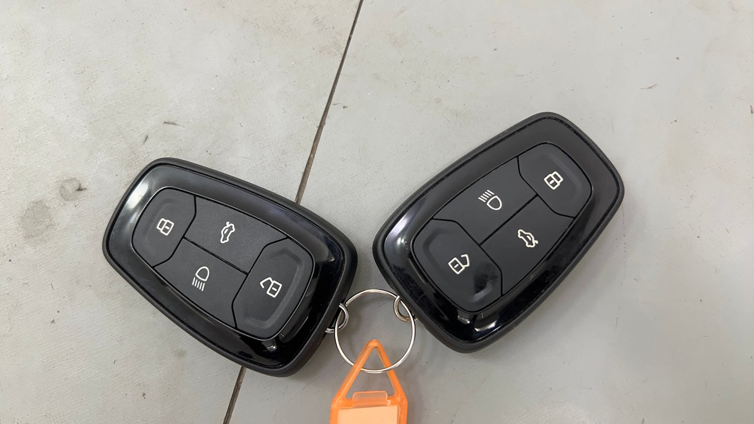 Used 2022 Tata Harrier XZ Plus Dark Edition Diesel Manual extra CAR KEY VIEW