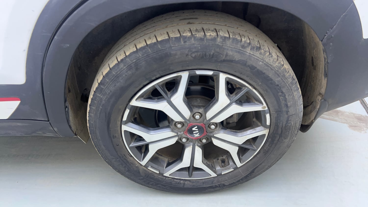 Used 2020 Kia Seltos GTX Plus 1.4 Petrol Manual tyres LEFT REAR TYRE RIM VIEW